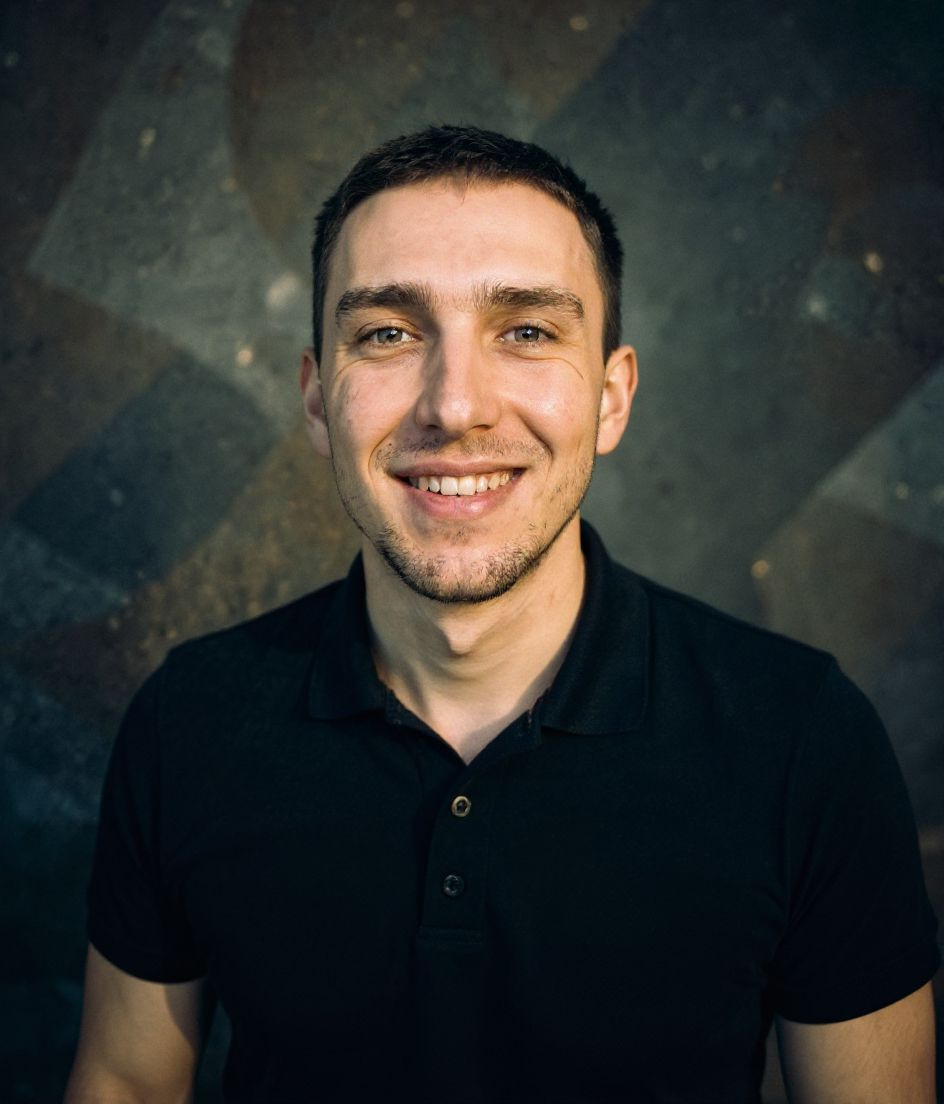 Professioneller KI-Headshot von HeadshotCam